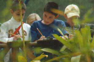 Niños en el Jardín Botánico de Quito